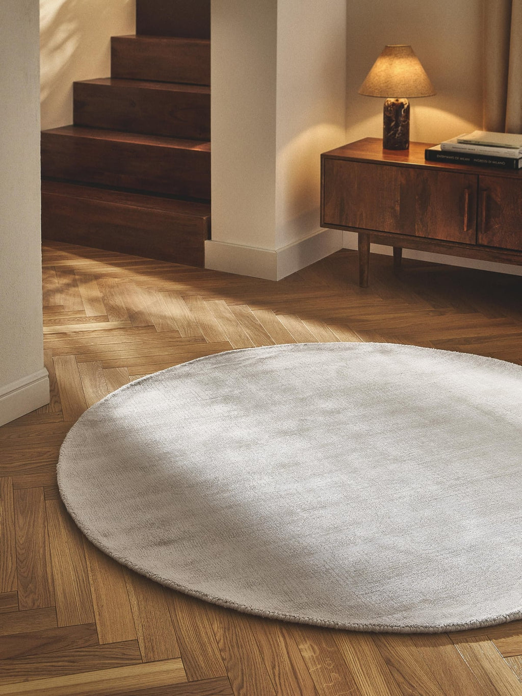 Croglin Round Hand-Woven Viscose Rug