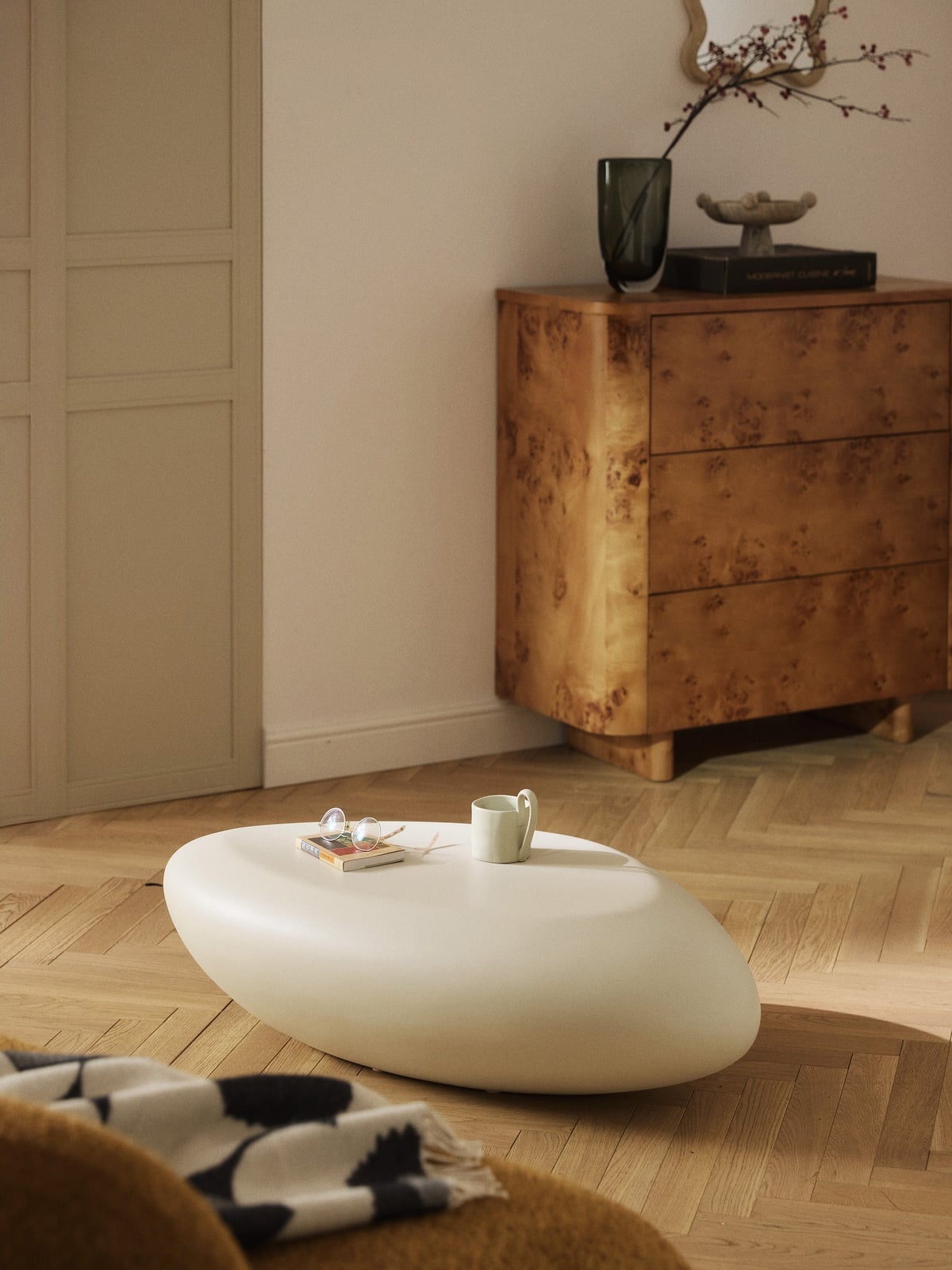 Grantley Coffee Table in an Organic Shape, W 100 cm