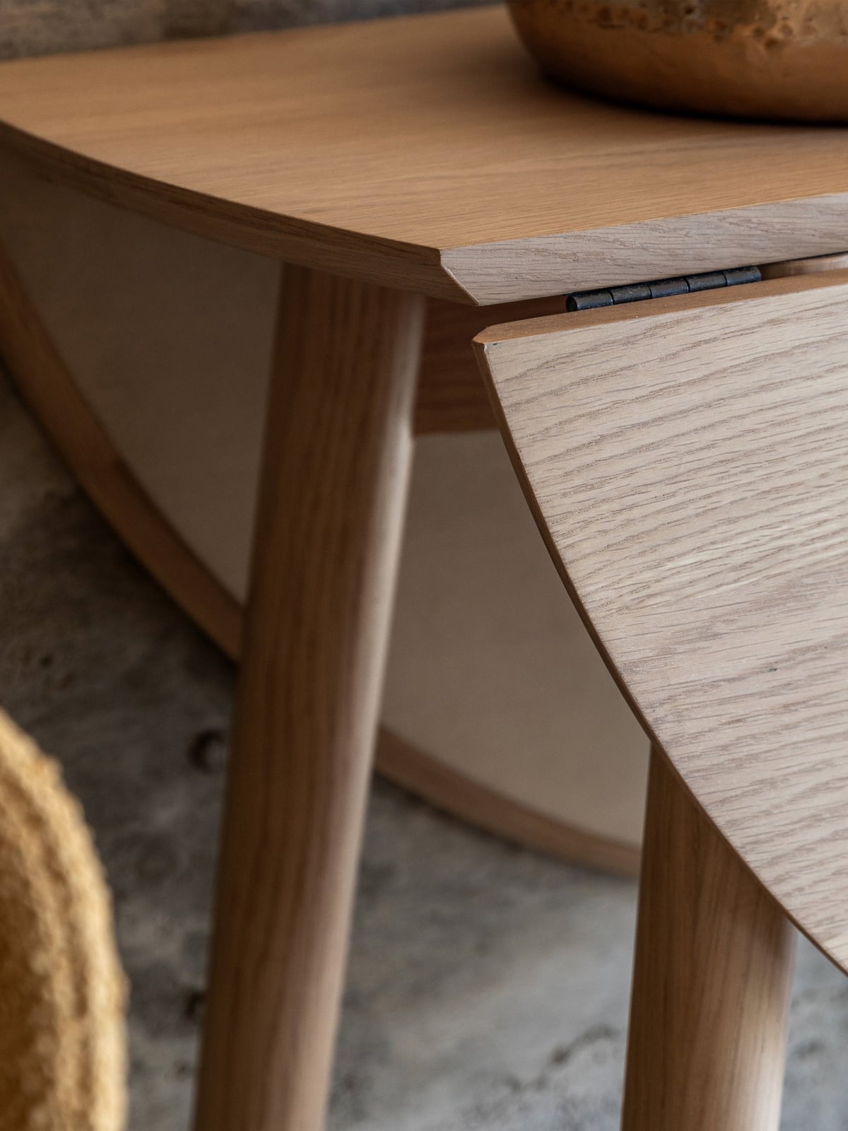 Jesmond Round Folding Dining Table, Ø 100 cm