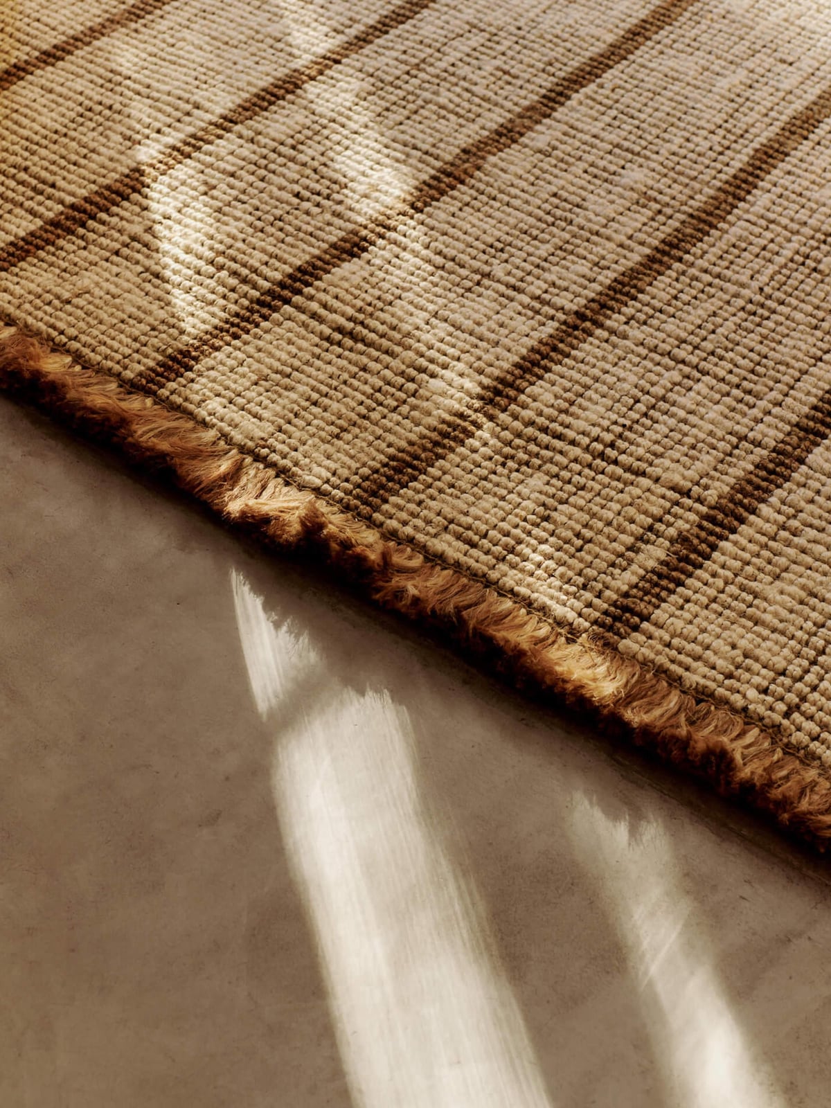 Kexby Handwoven Jute Rug with Fringes