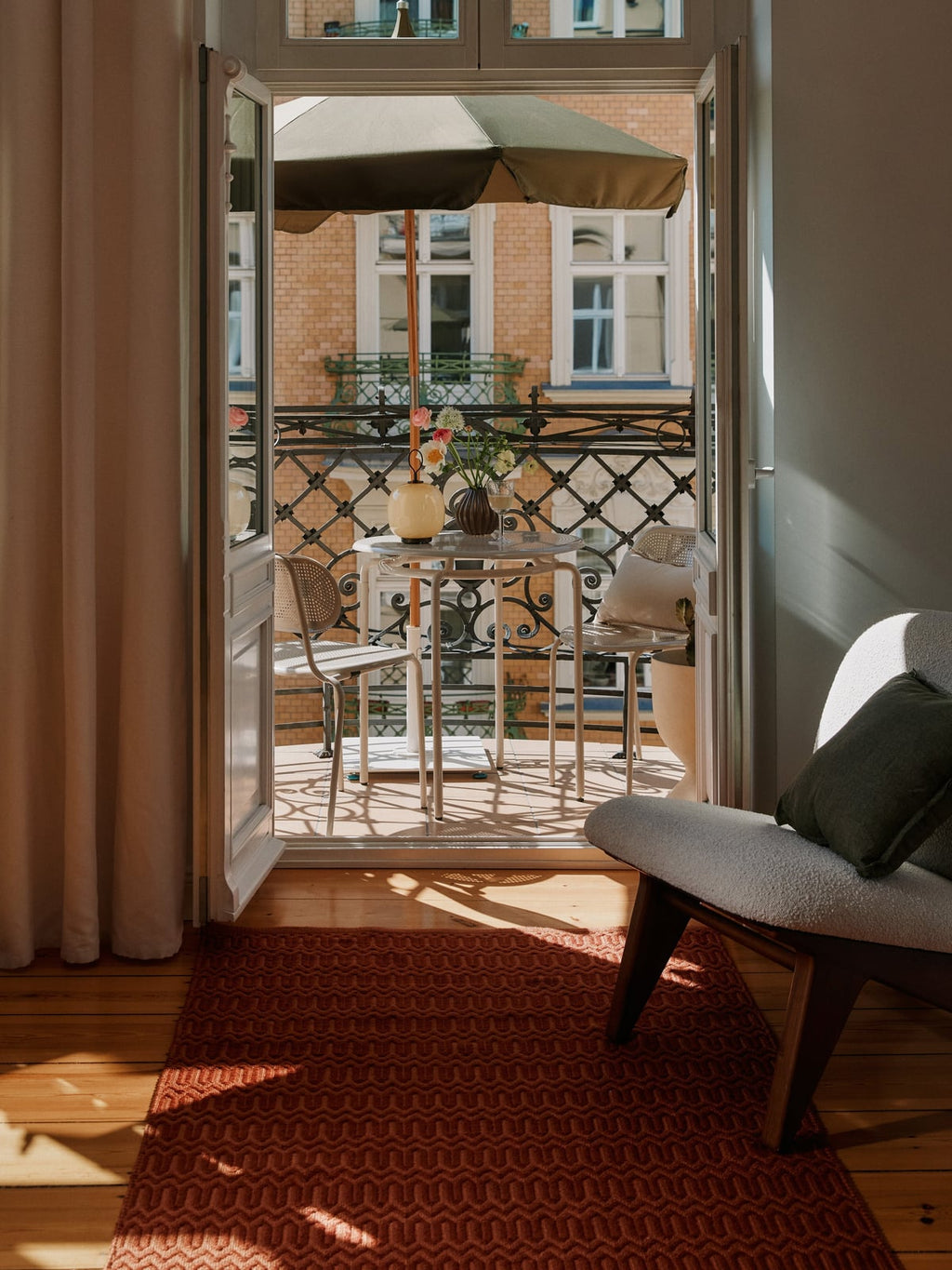 Mowbray Hand-Woven Indoor & Outdoor Rug with Geometric Pattern
