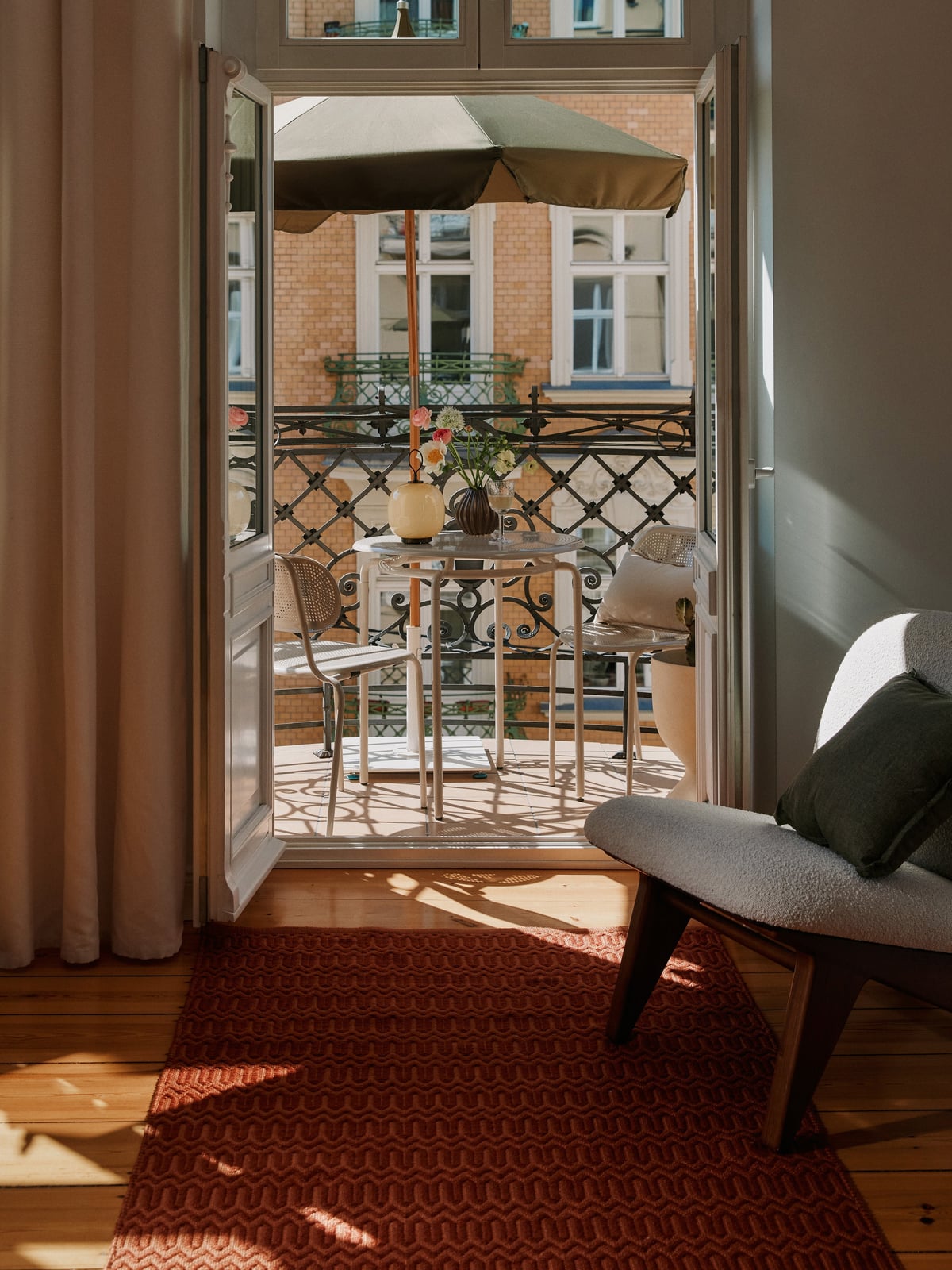 Mowbray Hand-Woven Indoor & Outdoor Rug with Geometric Pattern