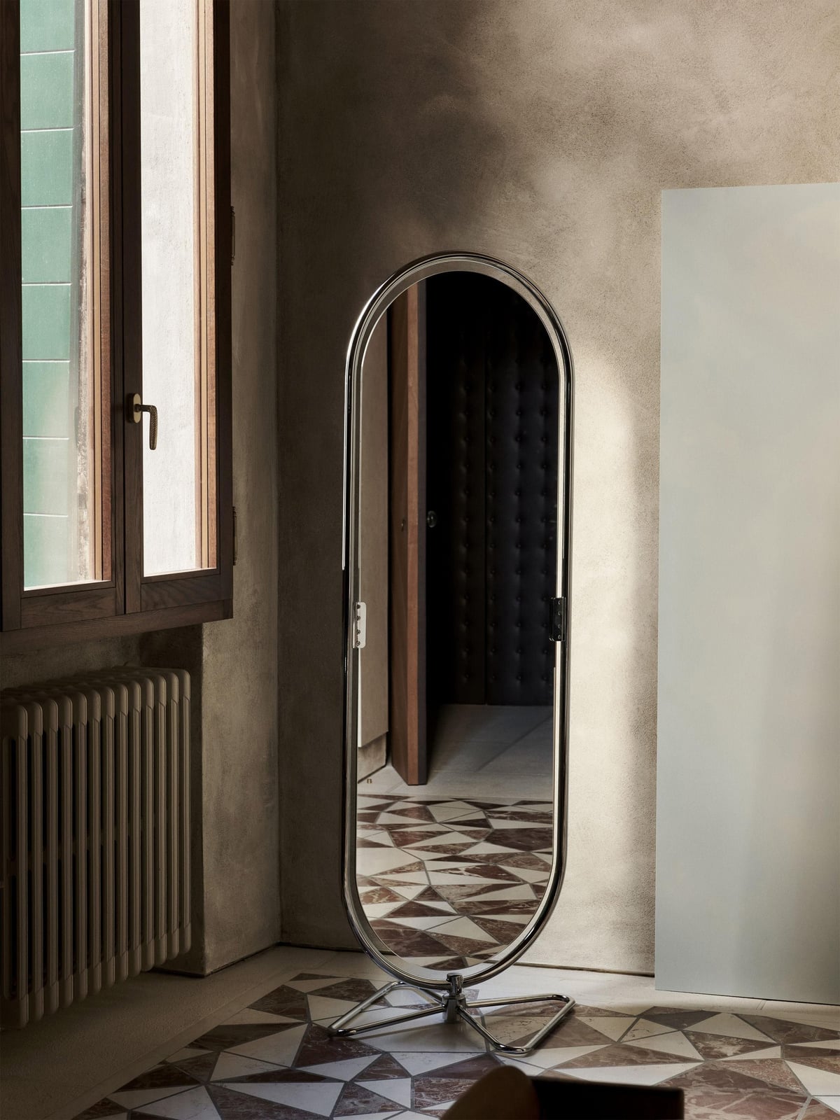 Norbury Oval Full-Length Standing Mirror System 1-2-3
