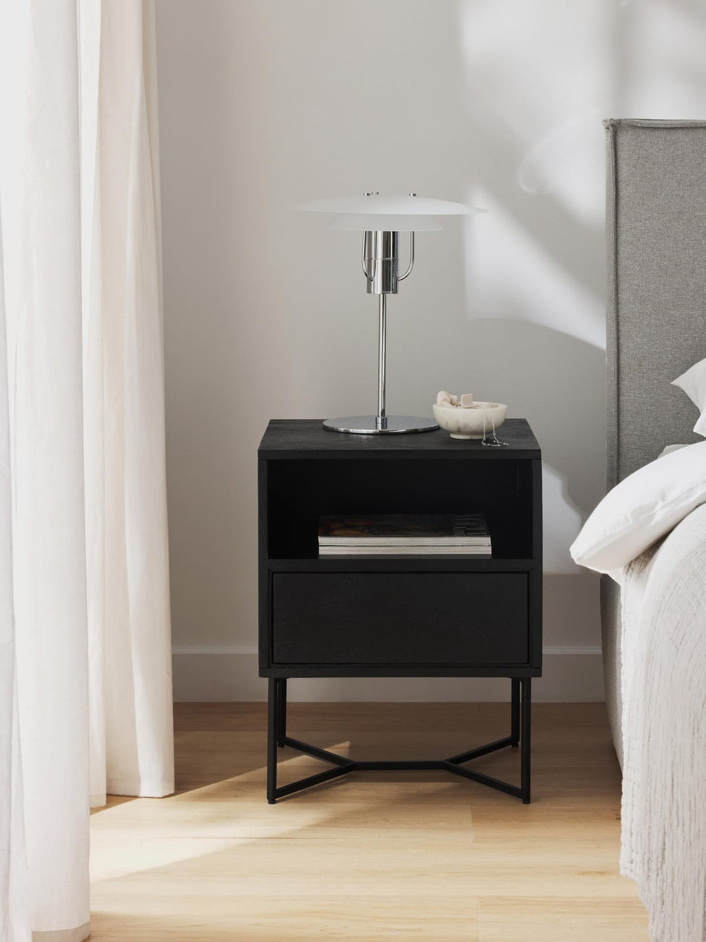 Nunthorpe Mango Wood Bedside Table with Drawer