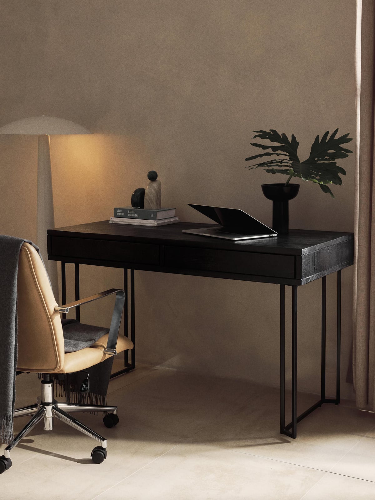 Nunthorpe Mango Wood Desk with Drawers