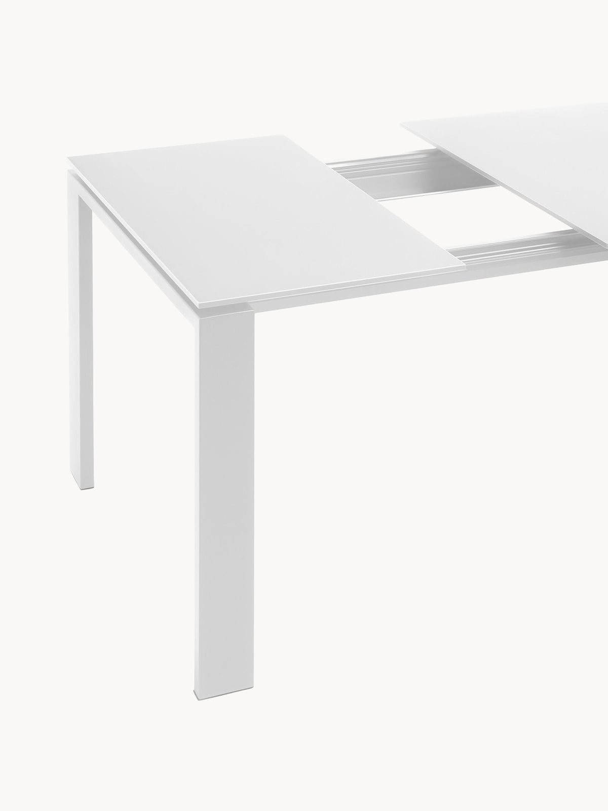Rothbury Four Extendable Outdoor Table