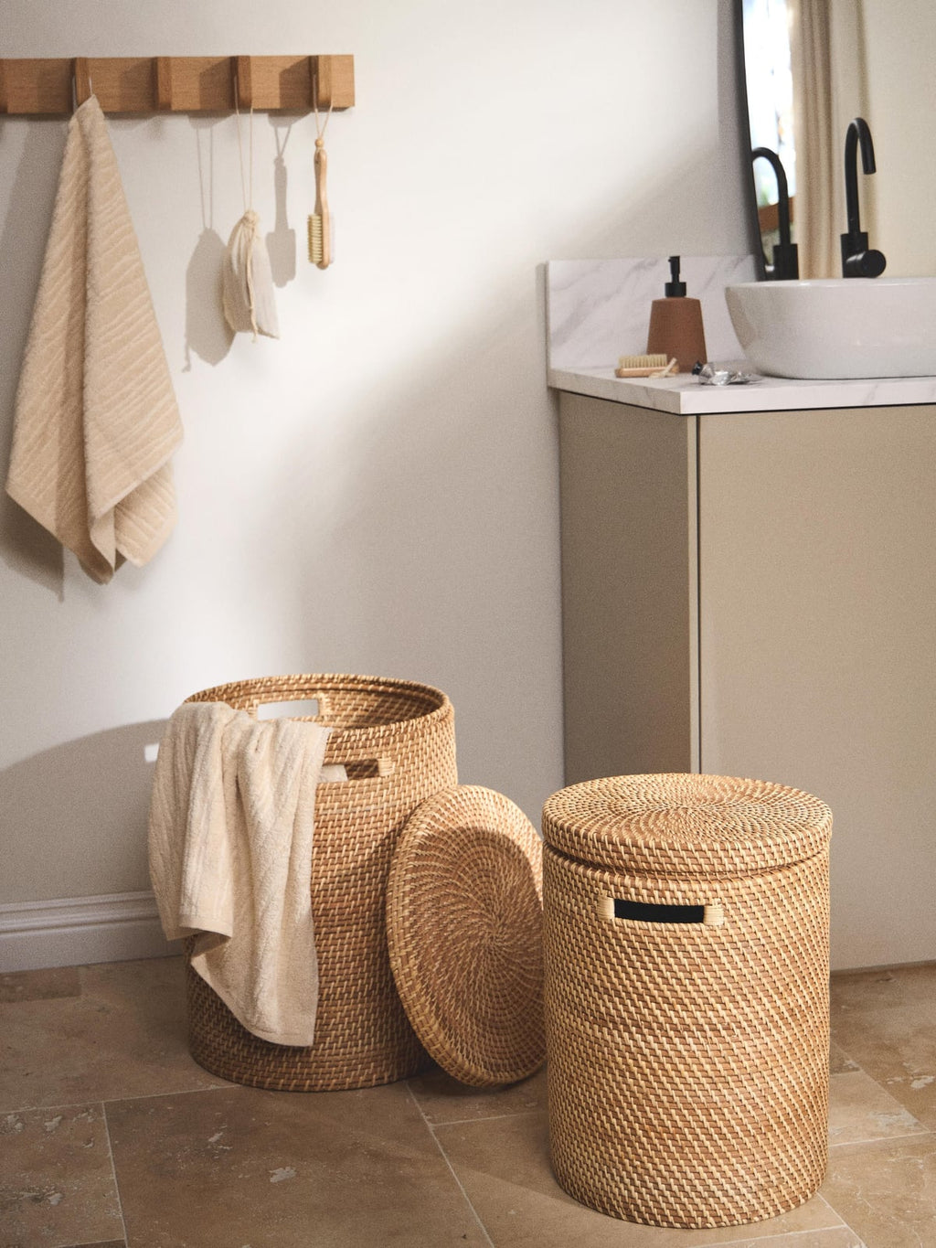 Threlkeld Laundry Baskets with Lids, Set of 2