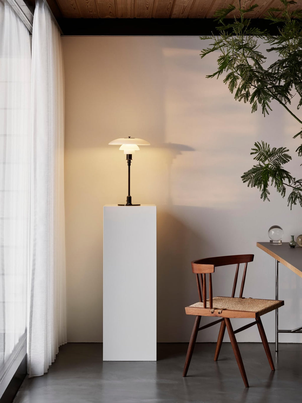 Waverley Large Mouth-Blown Table Lamp PH 3/2